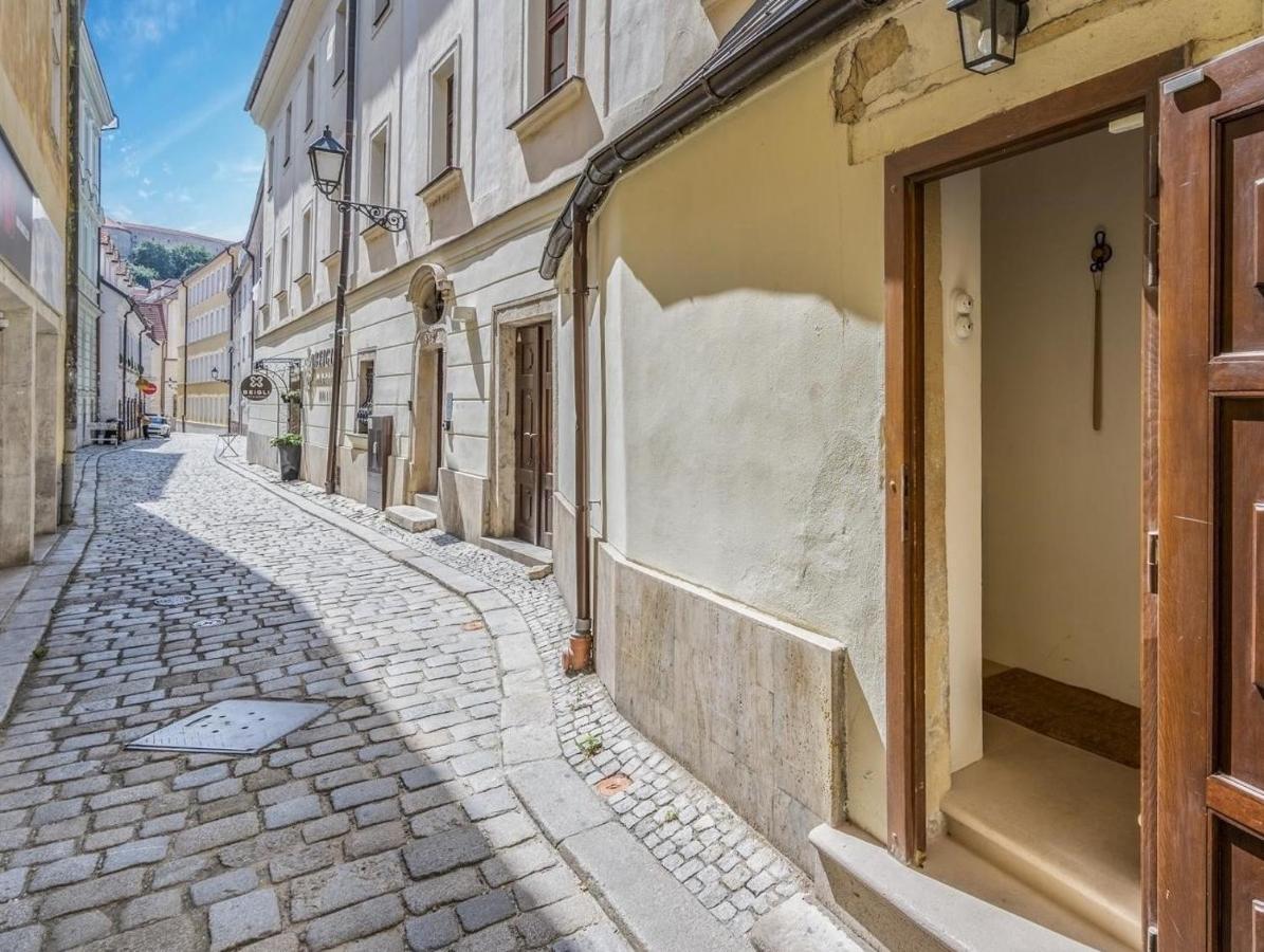 New Design & High Standard From 16th Century In Old Town-free Parking Appartamento *