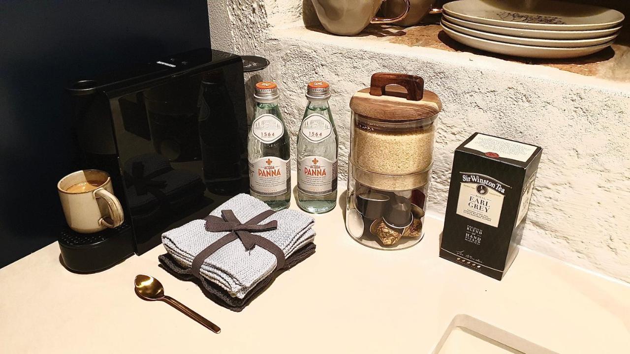 Appartamento New Design & High Standard From 16th Century In Old Town-free Parking Bratislava